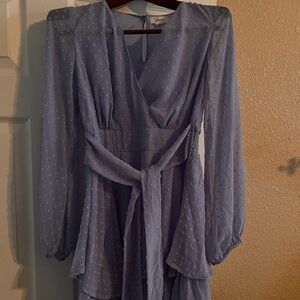 Lilac date dress.  Worn once, mid thigh.  Flattering with class size M